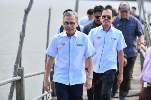 FAHMI FADZIL
