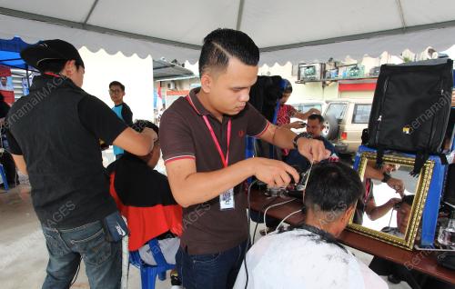 SK20_15022017_JOM_GUNTING_RAMBUT