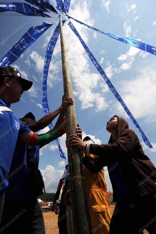 SK20_22042013_PACAK_BENDERA