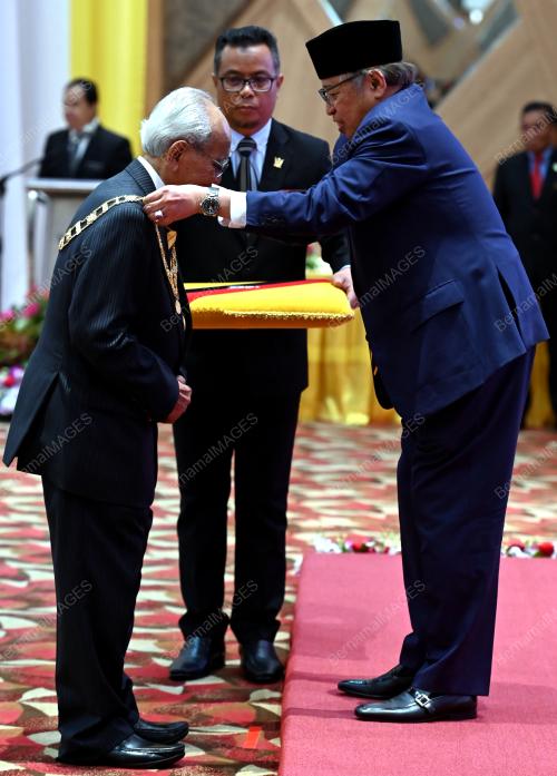 TAN SRI ABANG JOHARI TUN OPENG