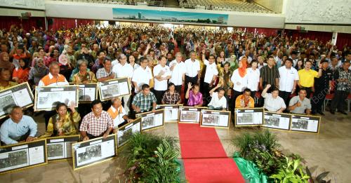SK21_14042016_ADENAN_TANAH