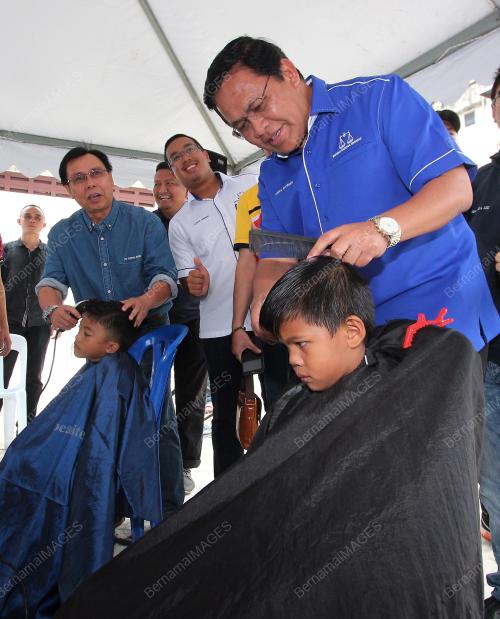 SK21_15022017_JOM_GUNTING_RAMBUT