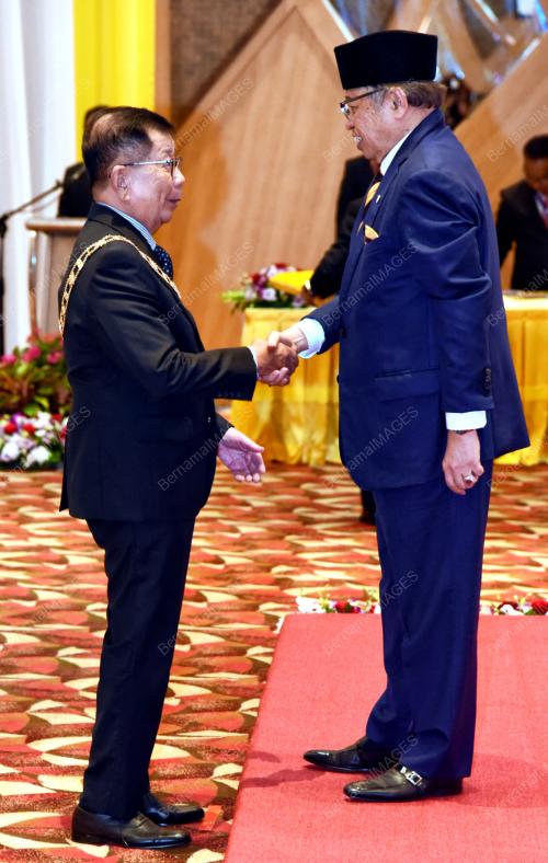 TAN SRI ABANG JOHARI TUN OPENG