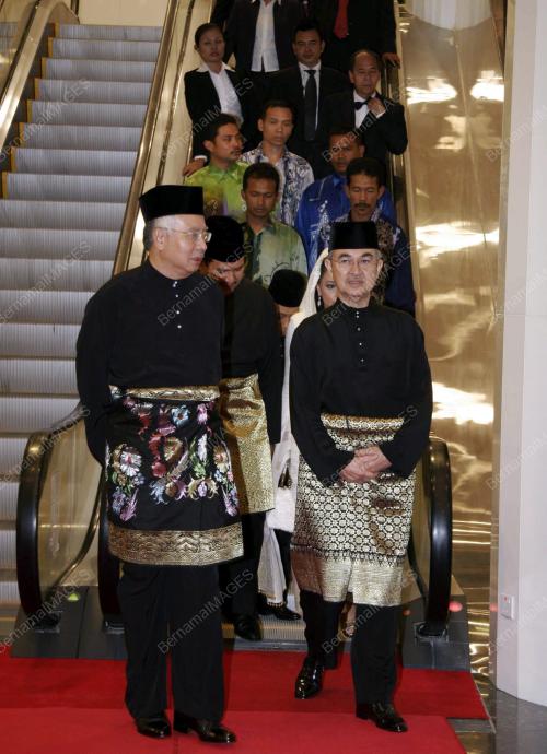 MOHD NAJIB TUN ABDUL RAZAK