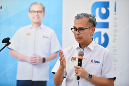 FAHMI FADZIL
