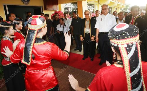 MOHD NAJIB TUN ABDUL RAZAK