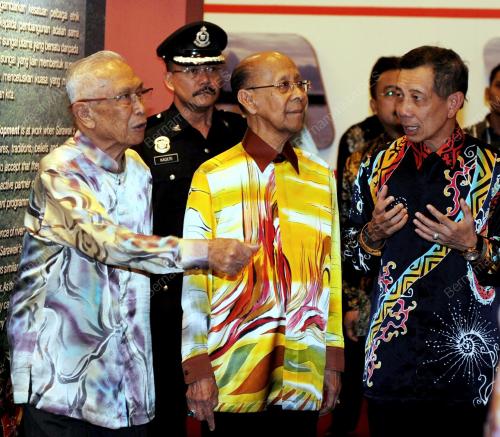 SK24_16092013_AGONG_PAMERAN