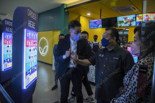 DATUK SERI ALEXANDER NANTA LINGGI