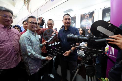 FAHMI FADZIL