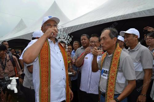 SK26_28022016_PM-PAKAN