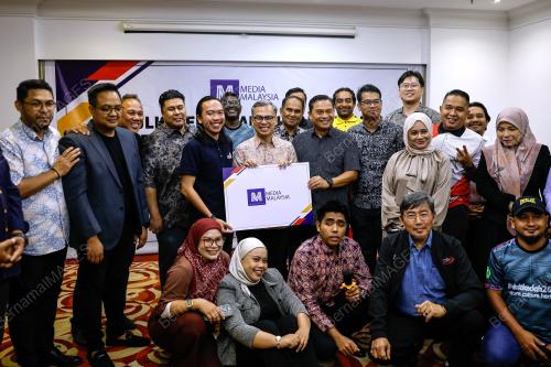 FAHMI FADZIL