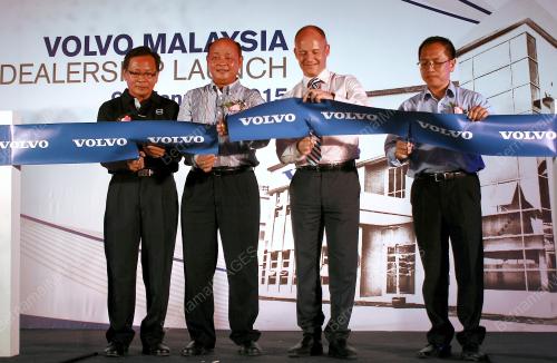SK31_10012015_VOLVO_DEALERSHIP