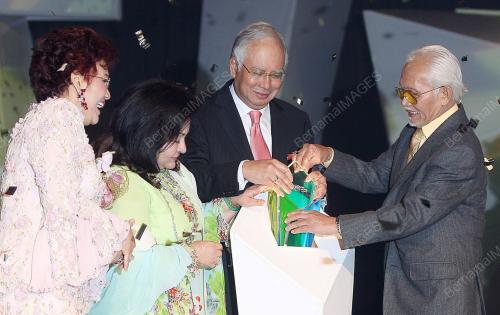 MOHD NAJIB TUN ABDUL RAZAK