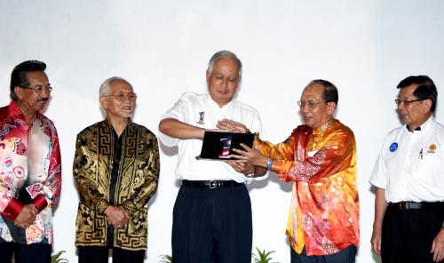 MOHD NAJIB TUN ABDUL RAZAK