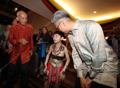 FAHMI FADZIL