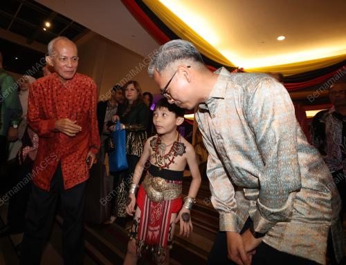 FAHMI FADZIL