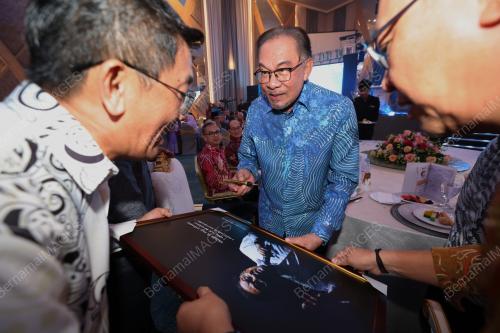 DATUK SERI ANWAR IBRAHIM