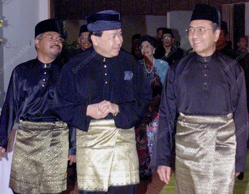SL07-30_08_2000_MAKAN_MALAM_12012016