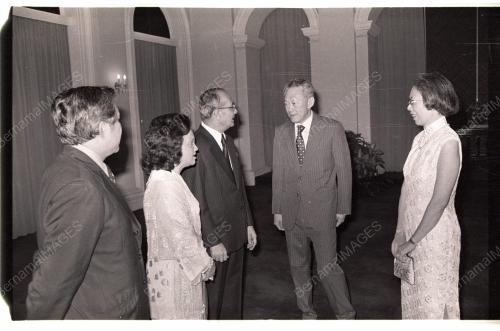 HUSSEIN ONN LAWAT SINGAPURA