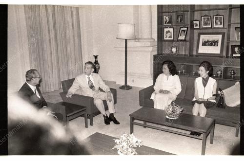 HUSSEIN ONN MELAWAT SINGAPURA