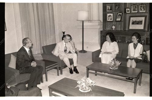 HUSSEIN ONN MELAWAT SINGAPURA
