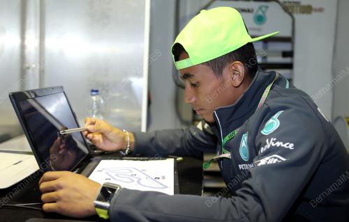 SPN03_09112013_MOTO2