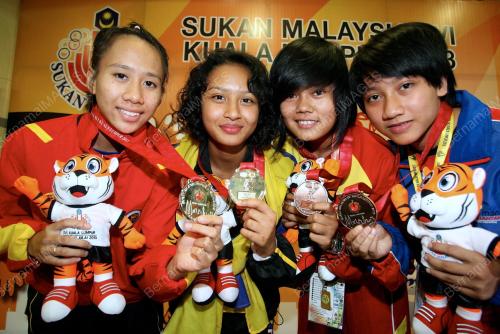 SUK02_06072013_MUAY_THAI