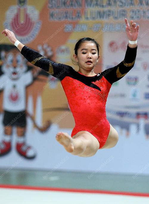 SUK06_01072013_GIMNASTIK