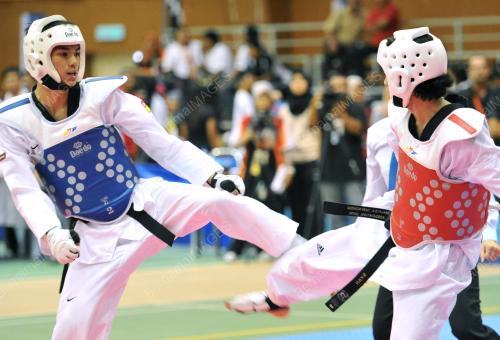 SUK09_06072012_TAEKWANDO