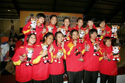 SUK10_06072013_BOLA_TAMPAR