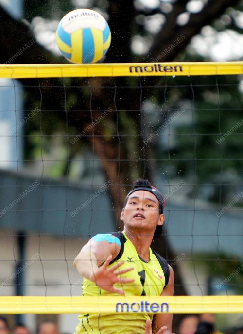 SUK11_06072013_BOLA_TAMPAR