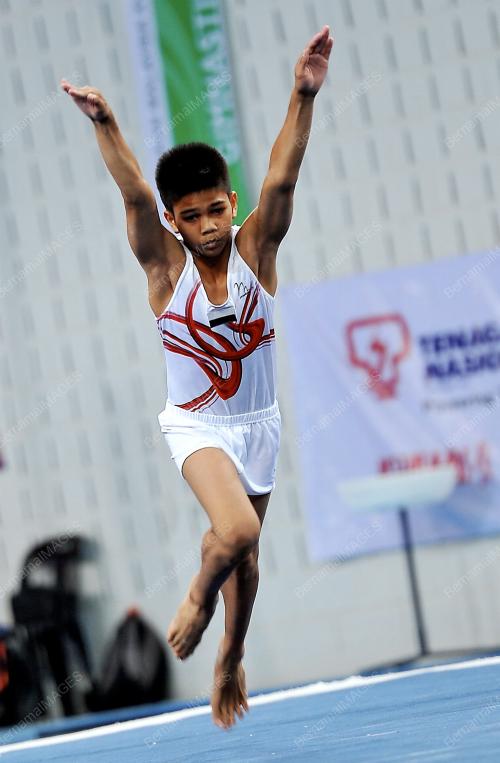 SUK11_08072012_GIMNASTIK