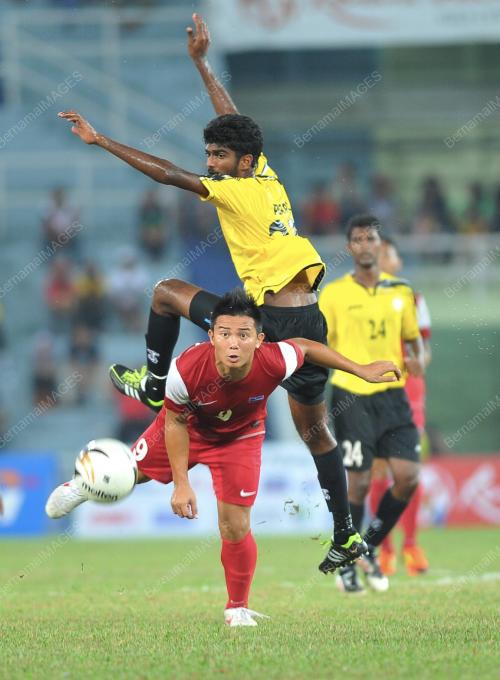 SUK33_14072012_BOLA