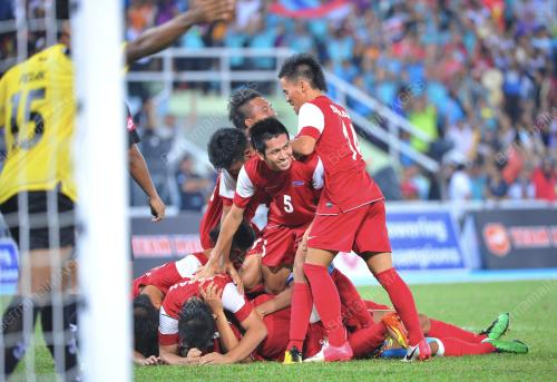 SUK35_14072012_BOLA_A
