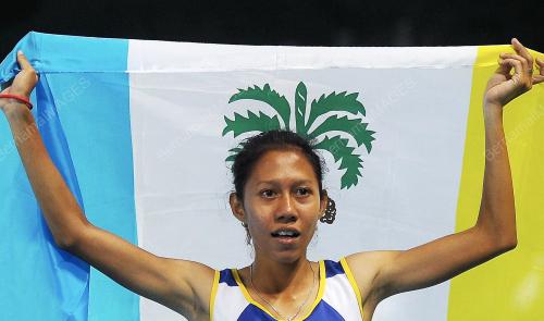SUK46_13072012_LARI4