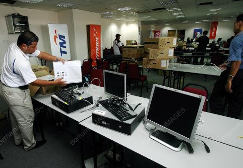 PERSIAPAN DI PUSAT MEDIA
