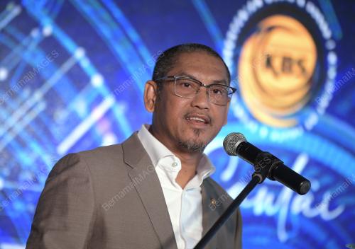 DATUK SERI AHMAD FAIZAL AZUMU