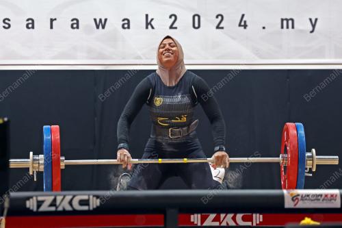 SUKMA ANGKAT BERAT WANITA
