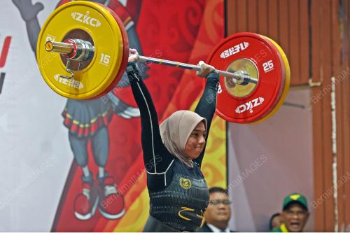 SUKMA ANGKAT BERAT WANITA