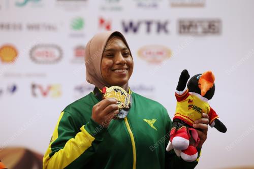 SUKMA ANGKAT BERAT WANITA
