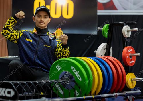 SUKMA ANGKAT BERAT