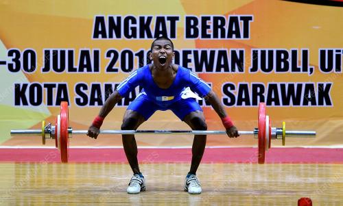 SUKMA32_22072016_ANGKAT_BERAT