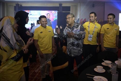 DATUK SERI AHMAD FAIZAL AZUMU