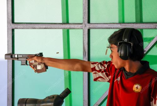 SUKMA : MENEMBAK