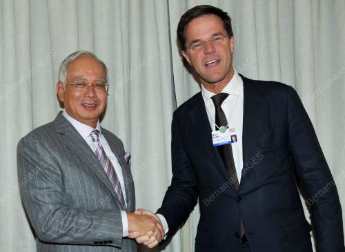 SWZ05_25112013_PM_WEF