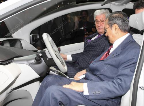 TUN MAHATHIR MOHAMAD