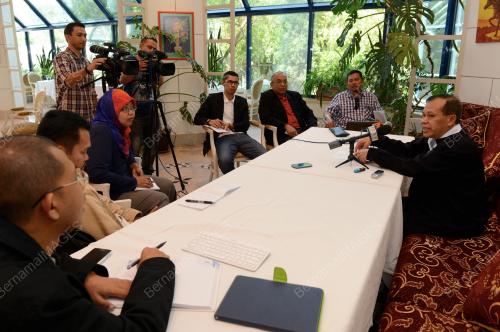 TAS05_03052014_SM_DUTA_UZBEK