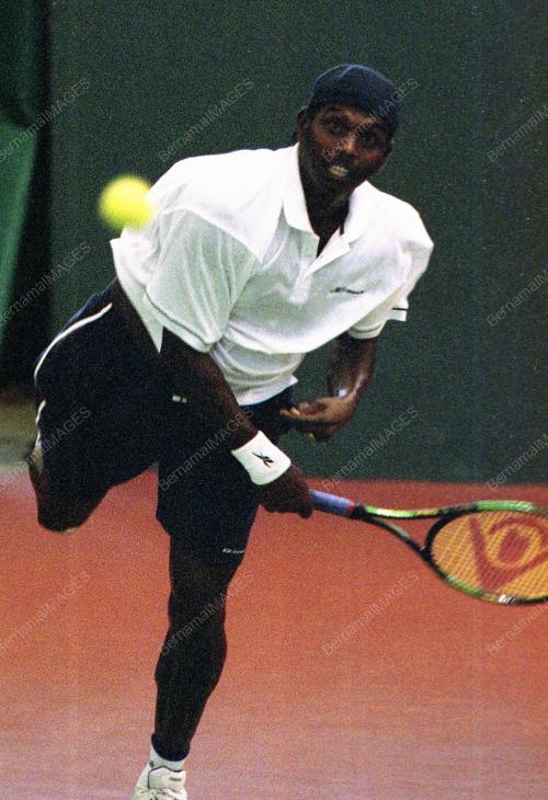 TE01-15_09_2001_TENNIS_02022016
