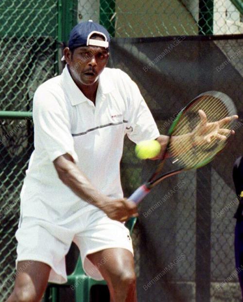 TE02-09_09_2001_TENNIS_02022016