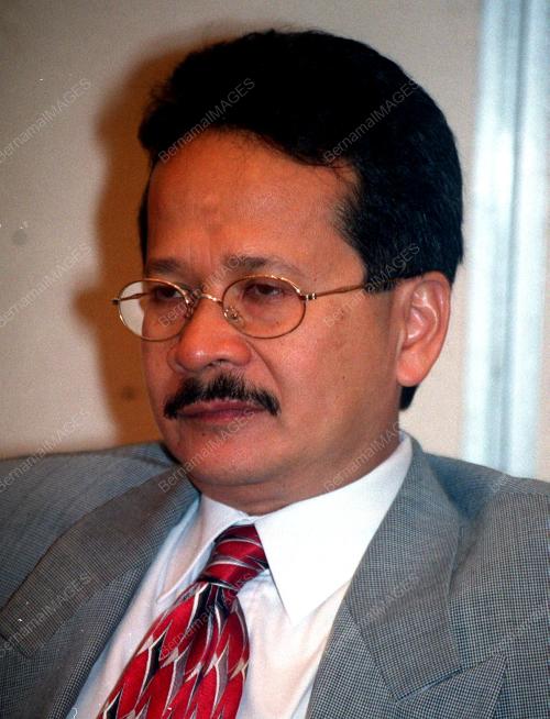 TENGKU_MOHD_AZZMAN_SHARIFFADEEN_07012016